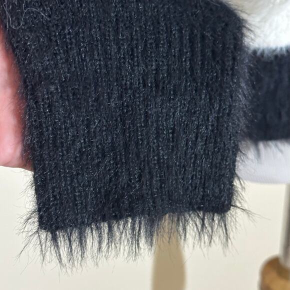A new day Striped Black and White Fuzzy Sweater Sz M NWT - Picture 6 of 8